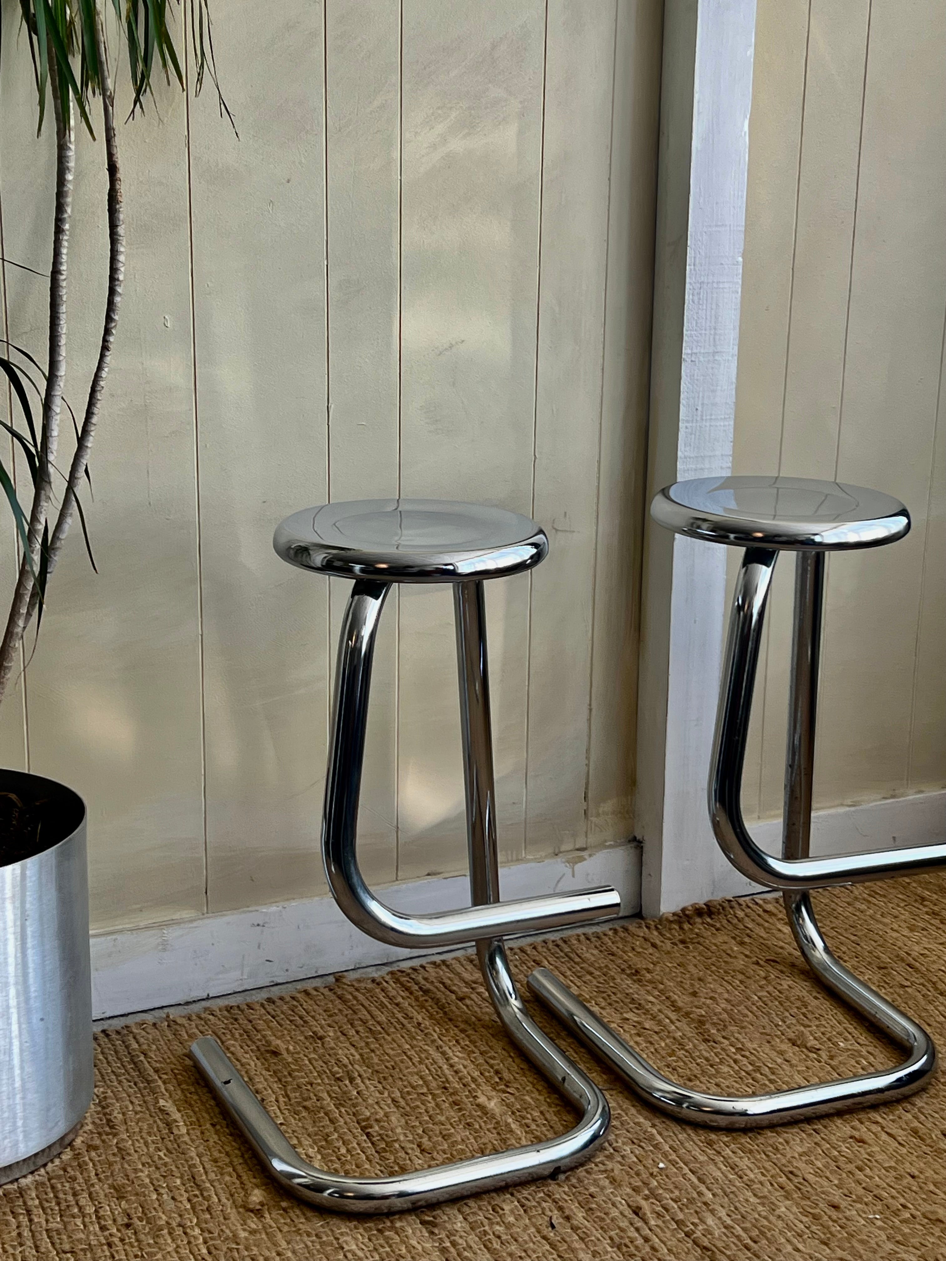 Pair of 1970s Chrome Kinetics Paper Clip Counter Stools - Paloma
